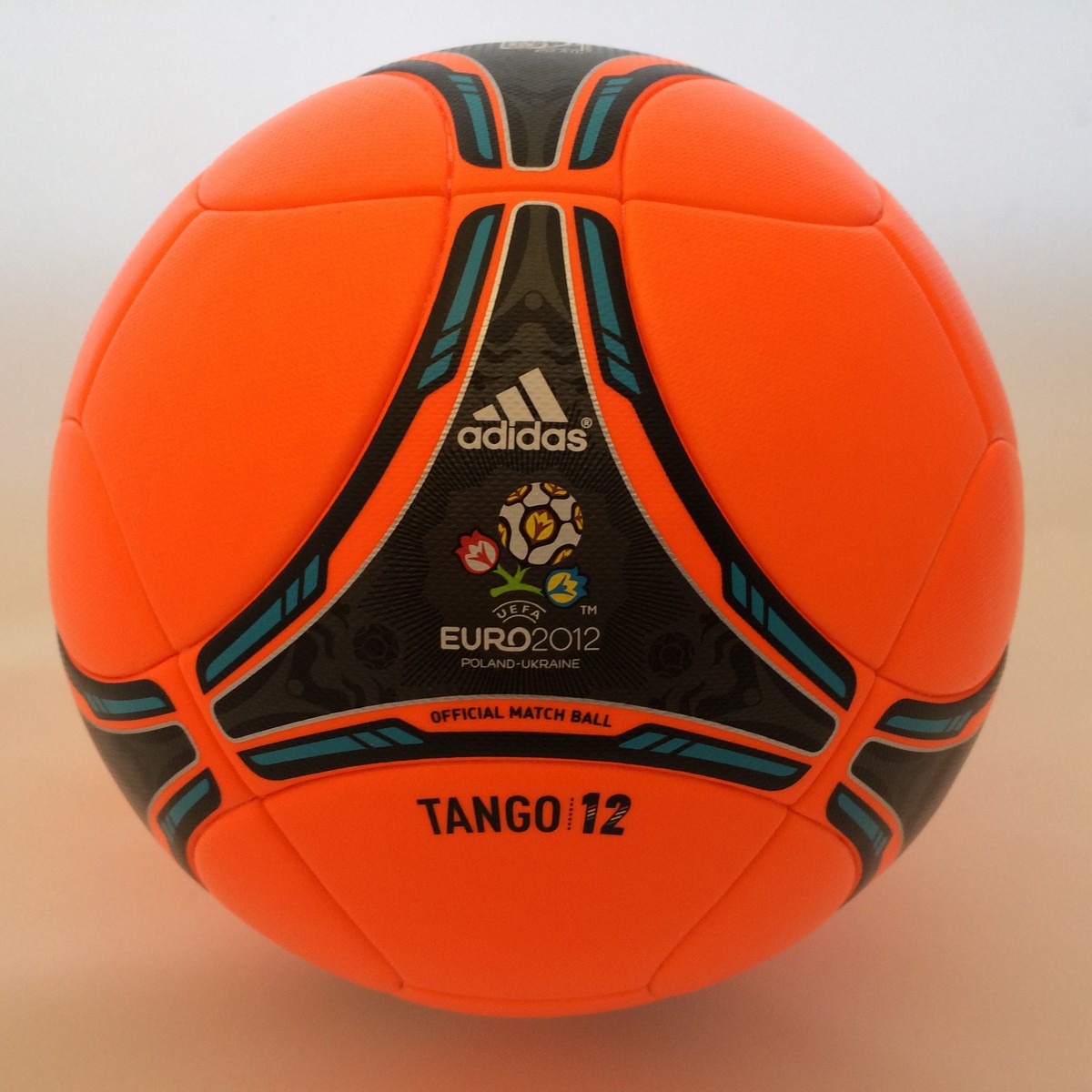 Adidas Tango 12 Winter (OMB) | matchballs.eu